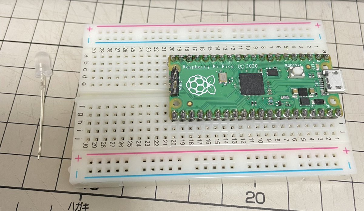 yuma777555's tweet image. ピコタイムです♪
手持ちのピコのピンから外付けダイオードでチカらせようと思っているのですが、Lチカで検索するとピコ内蔵のLEDをチカらせる手順ばかり
確か以前お外につないでいる記事を見た記憶があるのですが、どこ行っちゃったんだろう？抵抗の計算方法とか載っていた気がします💦
#TaspberryPi