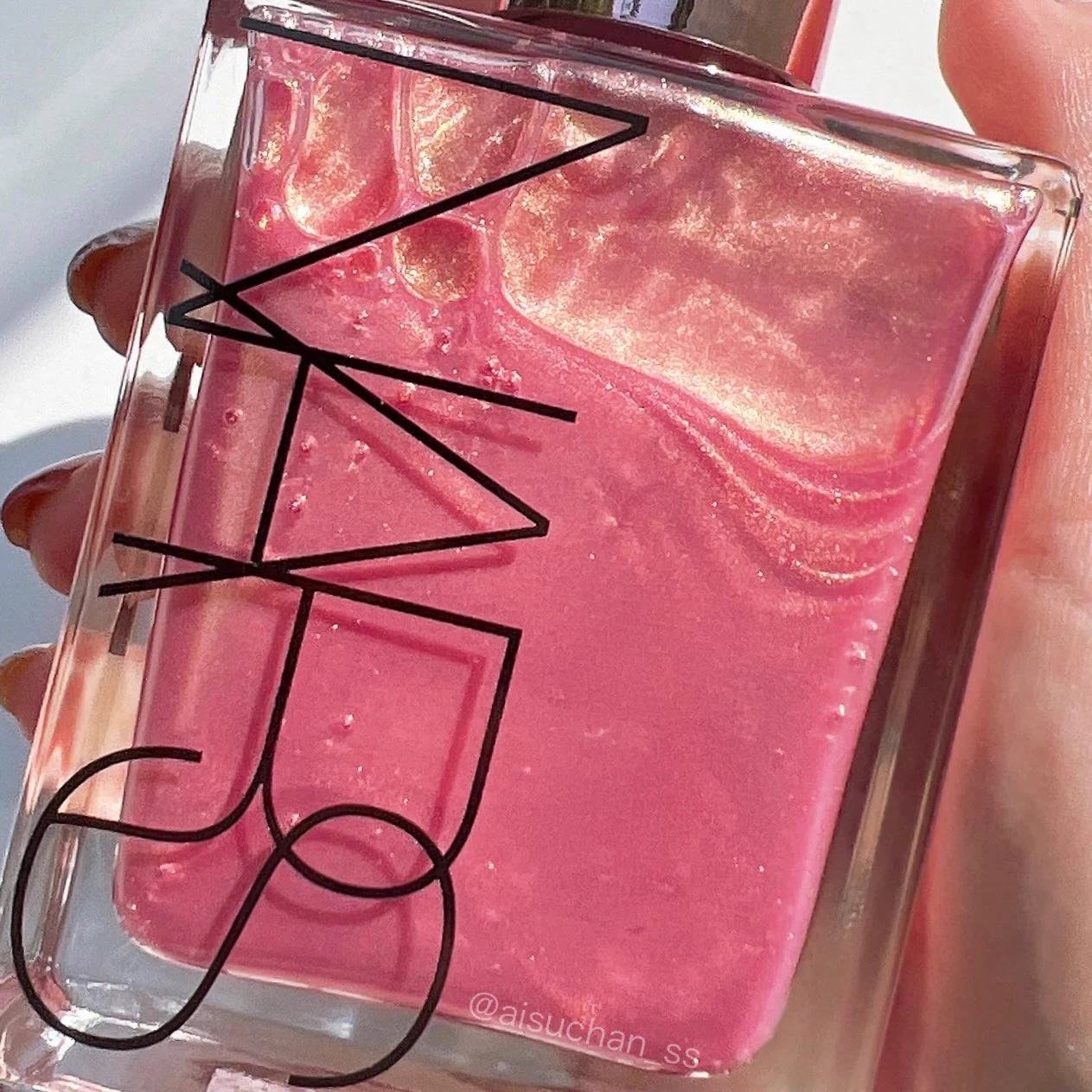 バズりすぎ注意。NARSのボディオイル。煌めき最高すぎませんか？