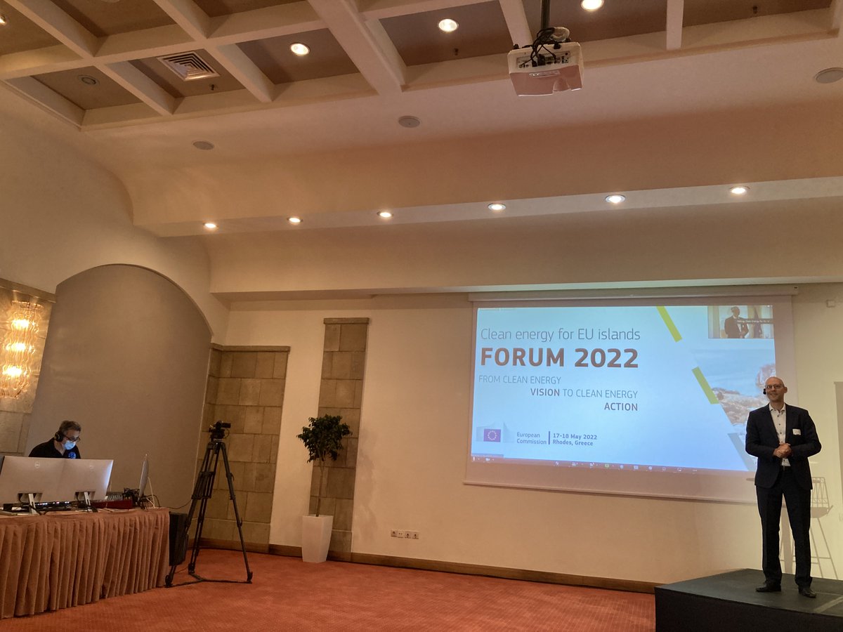 VPP4Islands's tweet photo. 👏A proud candle to our partners #CIVIESCO🇮🇹, #GRADO🇮🇹 and #BORNHOLM🇩🇰 #TROYA🇹🇷 following their participation in the #CleanenergyforEUIslands competition #CE4EUislands forum 2022, their videos🎥 have been selected and broadcasted
#Congratulations🎉👊#cleanenergy🔋 #VPP4Islands🏝 https://t.co/BptLqOyBMS