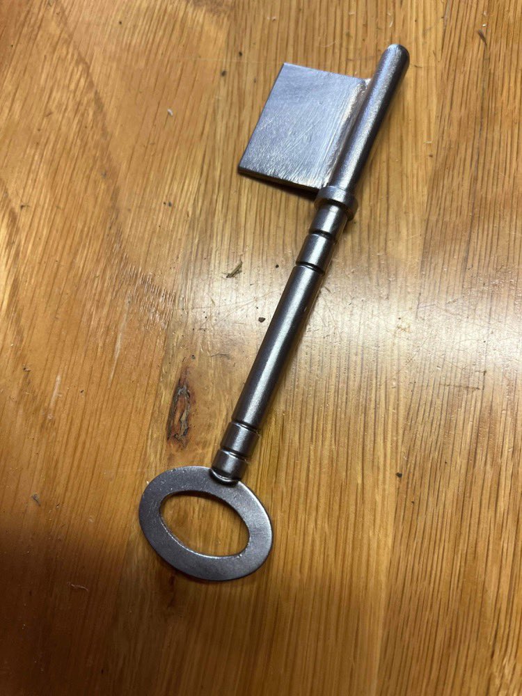 asaplocks's tweet photo. Standard key blanks were no good for this old rim lock, so a fellow master locksmith made the blank and I made it work @MLA_locksmiths #properjob https://t.co/jtL1Gh36w7