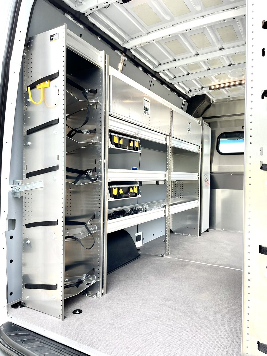 MobileColdSol's tweet image. 2022 @MBvansUSA Sprinter upfit with @RangerDesignInc components &amp;amp; sliding door window. Contoured aluminum safety partition with window, shelving units with adjustable dividers, locker storage unit, locking shelving doors, partskeeper cases, bottle rack, and hook.