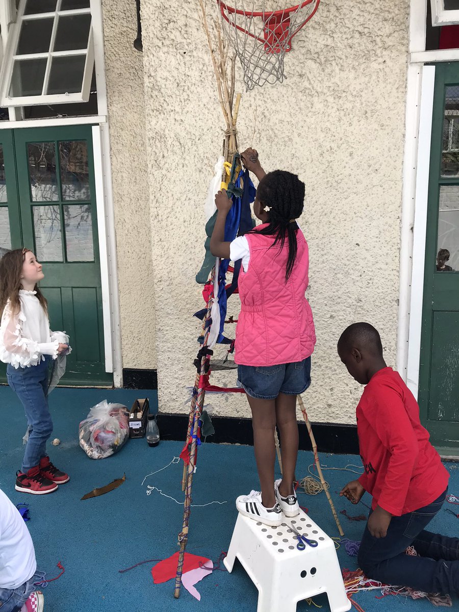 cuttingsticking's tweet photo. Den day fun @ReayPrimary! #outdoorlearning #denday #creativeschools @ConnieBOReay https://t.co/ivgJlCfzHC