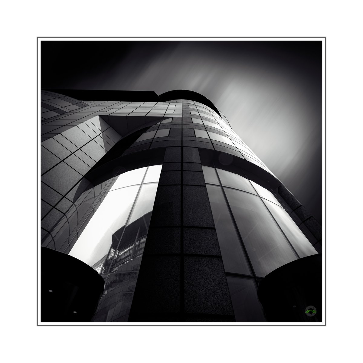 𝐁𝐚𝐫𝐛𝐢𝐫𝐨𝐥𝐥𝐢 𝐒𝐪𝐮𝐚𝐫𝐞, 𝐌𝐚𝐧𝐜𝐡𝐞𝐬𝐭𝐞𝐫

𝘛𝘩𝘪𝘴 𝘪𝘴 𝘵𝘩𝘦 𝘭𝘢𝘴𝘵 𝘪𝘮𝘢𝘨𝘦𝘴 𝘪𝘯 𝘵𝘩𝘪𝘴 𝘴𝘩𝘰𝘳𝘵 𝘴𝘦𝘳𝘪𝘦𝘴 𝘰𝘧 𝘍𝘪𝘯𝘦 𝘈𝘳𝘵 𝘈𝘳𝘤𝘩𝘪𝘵𝘦𝘤𝘵𝘶𝘳𝘢𝘭 𝘗𝘩𝘰𝘵𝘰s

<a href="/visitmanchester/">Visit Manchester</a>
@societymanc 
#manchester #fineartphotography