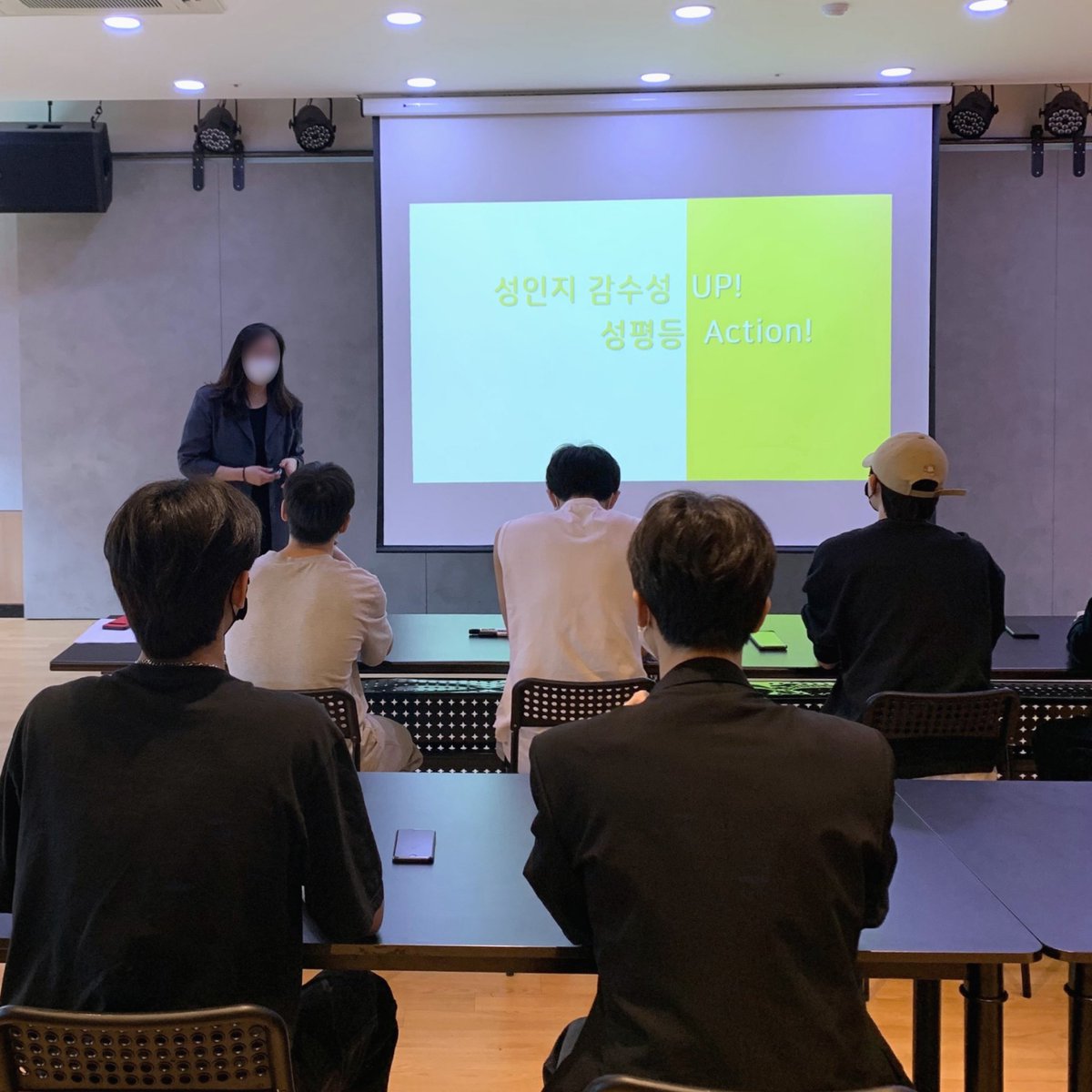 cubetree_offcl's tweet photo. [📚] [#큡트특강]
 
이번 특강 주제는 성인지 감수성과 성평등 🌻🌈
We took a special lecture on gender sensitivity and gender equality!

#CUBETREE #큐브트리
#CUBE #큐브 https://t.co/Xr8fyEieUn