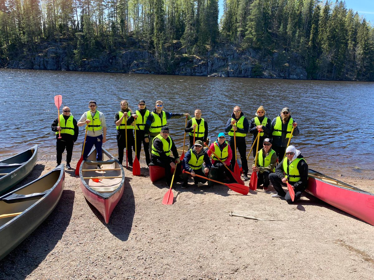 Normivalaistus viettää tänään virkistäytymisiltapäivää Nuuksiossa. Keli kohdallaan! #normifi #normivalaistus #nuuksio #aurinko