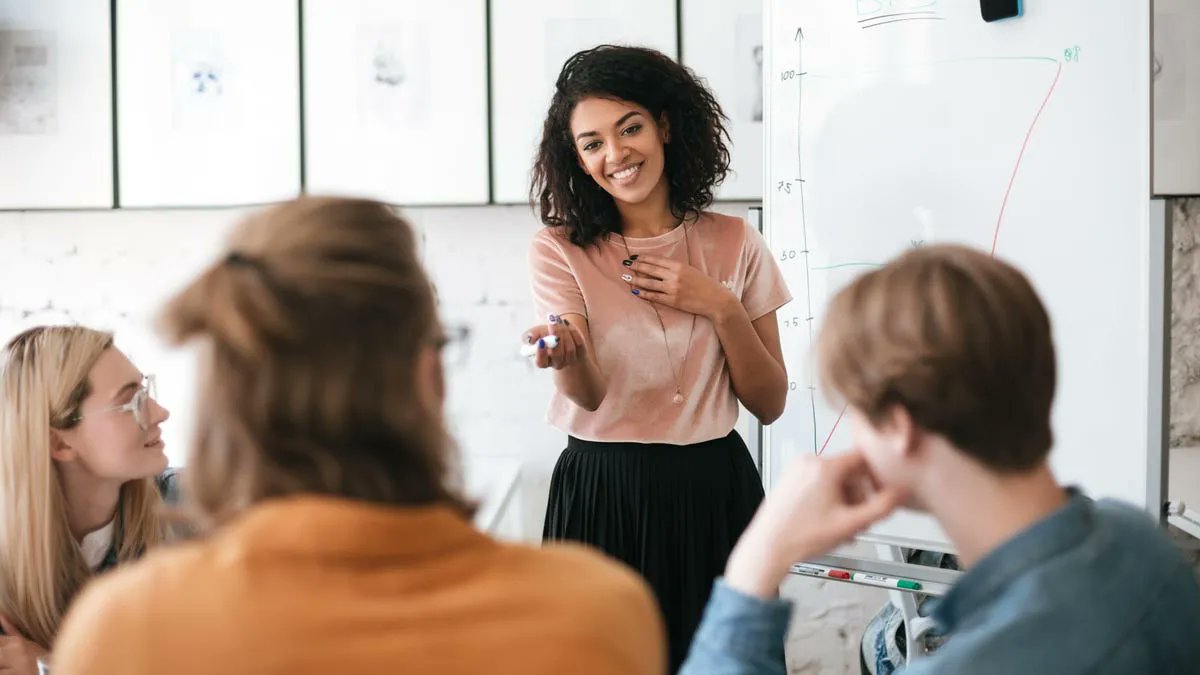 JudySLewis's tweet photo. Weak language can minimize your message. 8 common phrases to lose, for MORE confidence and cred! #biz #SOuseful #iabc   https://t.co/NNce3FLE2s https://t.co/OTY4ZcsQMF