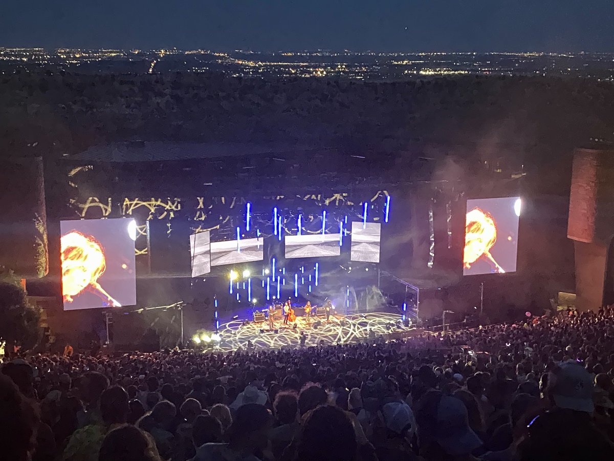 _DudeBrah_'s tweet photo. #BillyStrings #RedRocks https://t.co/UVLqBZLsfy