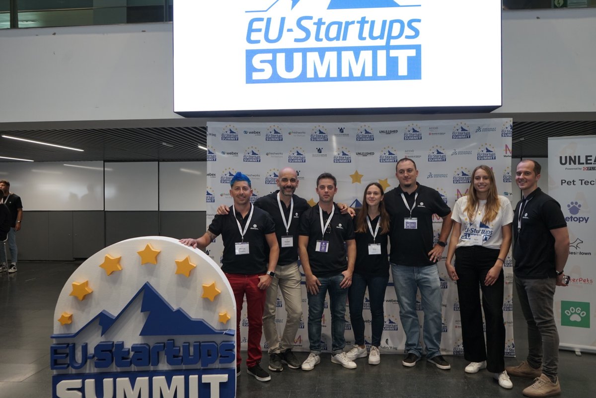 dashero_com's tweet photo. Pitch competition final at the EU-Startup Summit!!🏁
Our CTO Christian Campoli took part in the Pitch competition of the 15 finalists selected from over 1300 Startup applicants.  
A few photos directly from the Summit 👇 https://t.co/sUyCkhOZQT