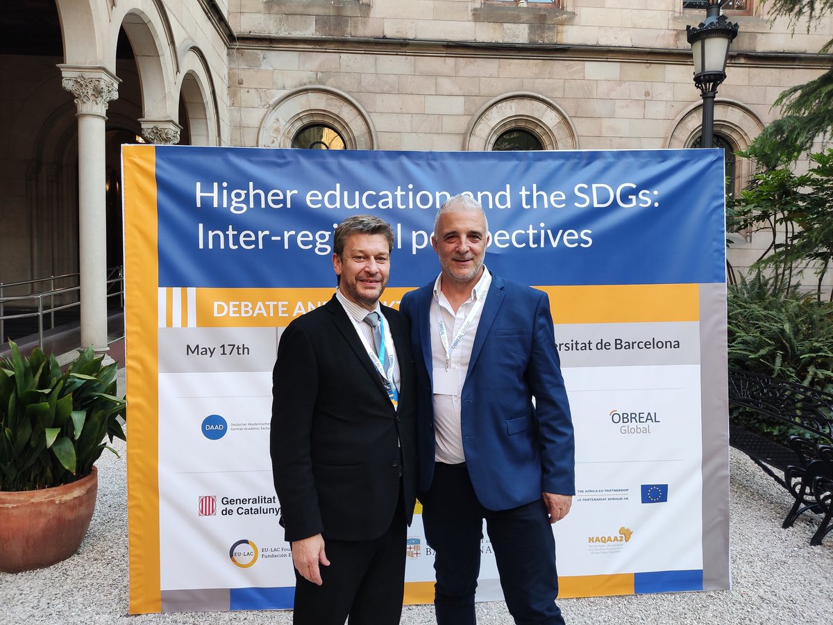 AntenucciDaniel's tweet photo. 🔴Con el equipo de @lined_ar desarrollarmos la encuesta #TRESAL Presenta en la Universidad de Barcelona, organizada por #ENLACES y @OBREAL_ con el apoyo de @eulacfoundation @ascunoficial @ANUIES @AUGMoficial https://t.co/KW3GpVXA53