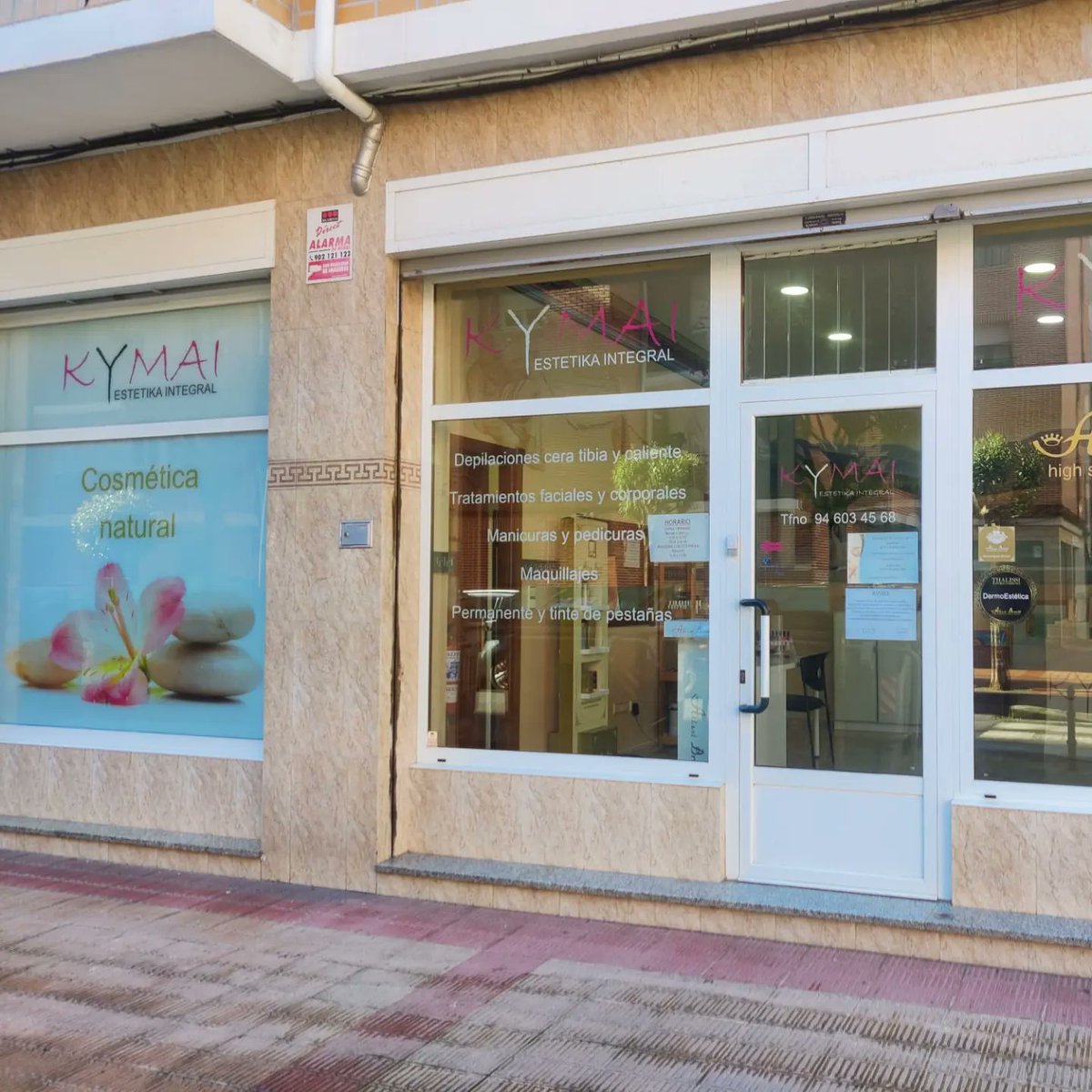 fqbizkaia's tweet photo. Hoy nos toca irnos a Barakaldo...
💙Muchas gracias @KymaiEstetika💙 por tu colaboración para poder sortear entre nuestros participantes un tto de belleza y por estar siempre a nuestro lado💆🏼‍♀️(papeletas a 1€)
#arnasa #donativo #colaboracion #sorteosolidario #belleza #zumbafq2022 https://t.co/siQ7dQS5Qb