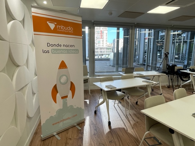 MBudo_you's tweet photo. ¡Gracias a todos los asistentes y colaboradores en el evento! Un placer escuchar de primera mano un gran caso de éxito de expansión internacional como #Hercesa. Gracias #Aircall y #HubSpot por mostrarnos las soluciones que permiten el crecimiento de nuestros clientes. https://t.co/InOVXGpbkj