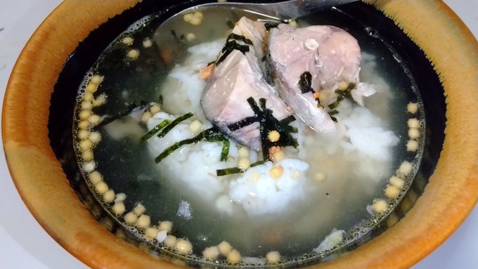 サバ缶茶漬け食べた(๑'ڡ`๑)
食欲が無い時でもこれなら美味しく食べれた♪

今回は激安サバ缶使っちゃったので
次はもう少し良いサバ缶で食べたいw 