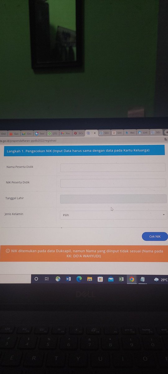 whydibayu's tweet photo. @PPDBDKI1 min, ini kenapa yah? Selalu kaya gini? Padahal nama sudah sesuai dengan KK dan sudah konfirmasi ke dukcapil juga sudah sesuai. Tapi masih ga bisa, adik saya sudah terdaftar di KK dibawah tahun 2021. Solusinya gimana min? https://t.co/qDzvl1ObVQ