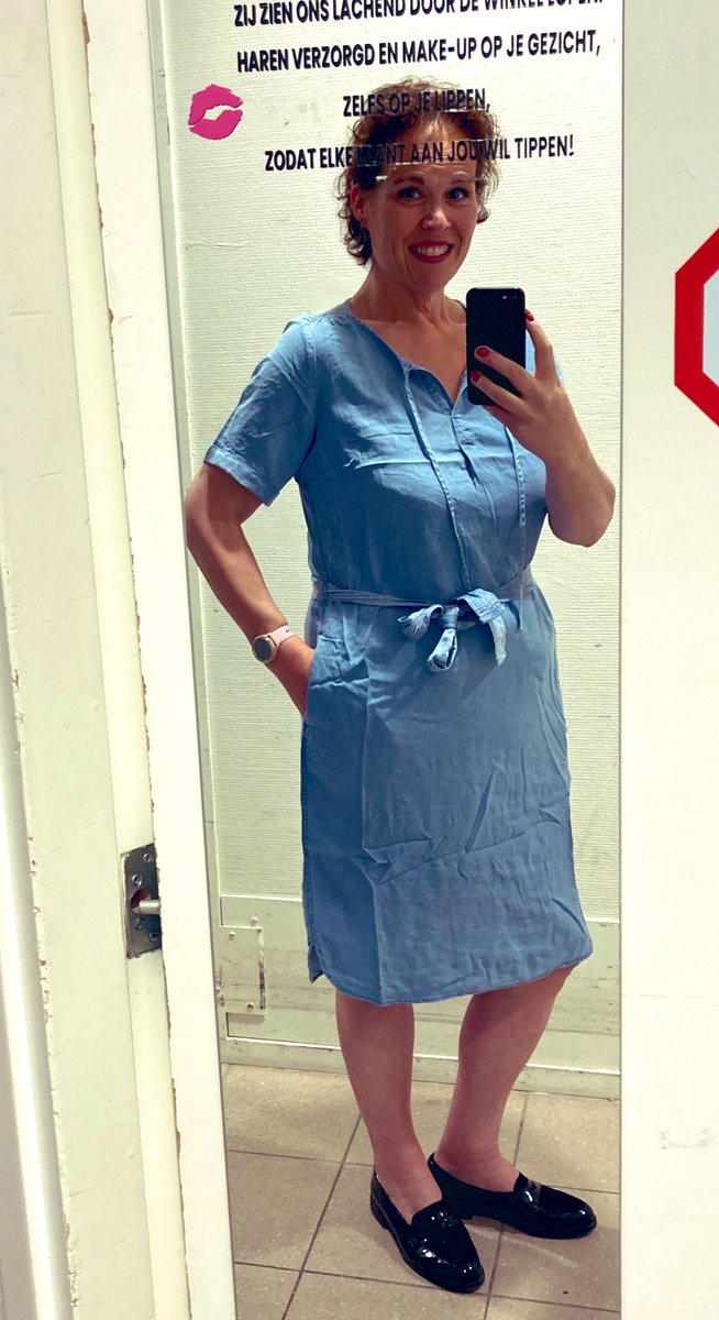 Impuls aankoopje bij de Hema omdat ik tegenwoordig óveral kleding kan kopen!! 

#loveit🥰 #MaatM