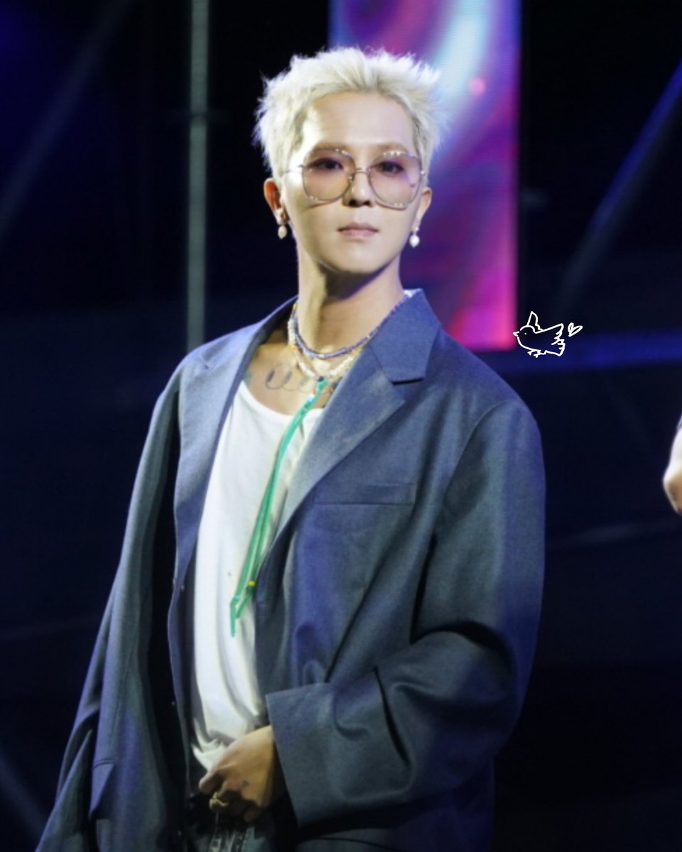 bluebird930330's tweet photo. 220519 부산대

아 이뻐🐻💙

#MINO #WINNER #송민호 #위너 https://t.co/ktFQv4CLek