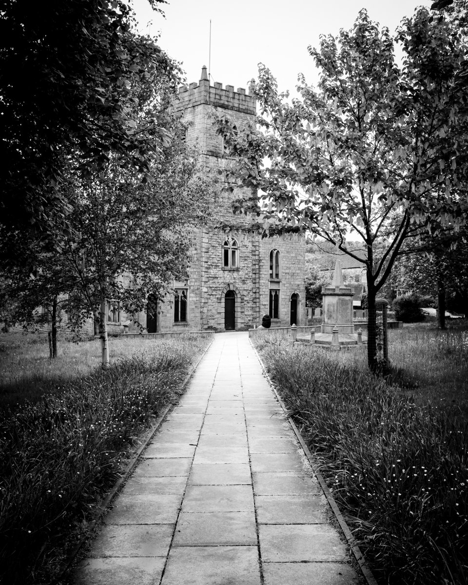 ReeceAHudson's tweet photo. St James Church- Accrington - Founded in 1546 - Current Building was constructed in 1763. A beautiful building. 

#blackandwhitephotography #leica #streetphotography #architecture #Church https://t.co/aaTCoXiho3
