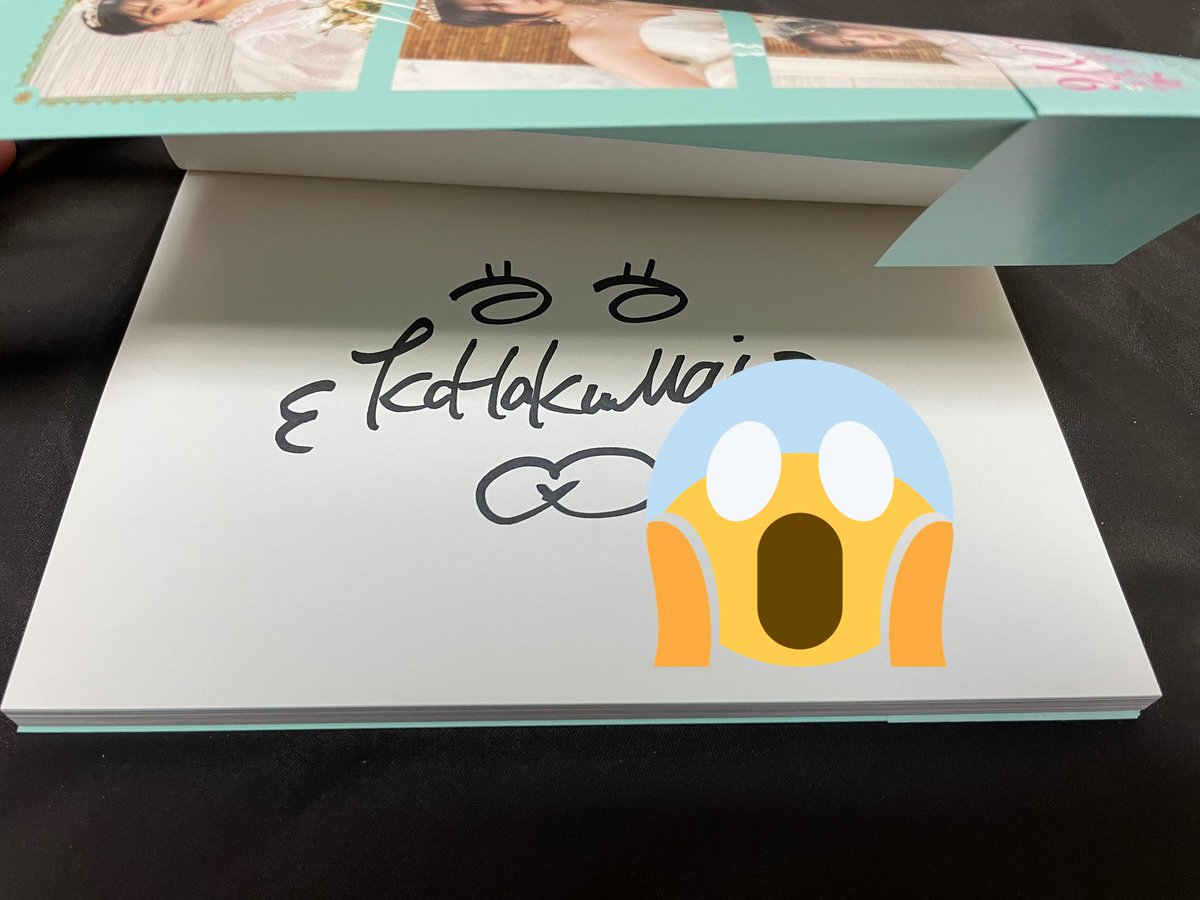 Napoleon_Fish6's tweet photo. おつまい!&サイン本届いた❗️
#まいぺーす
#WEDDINGSELECTION https://t.co/wBi6bJPuhS