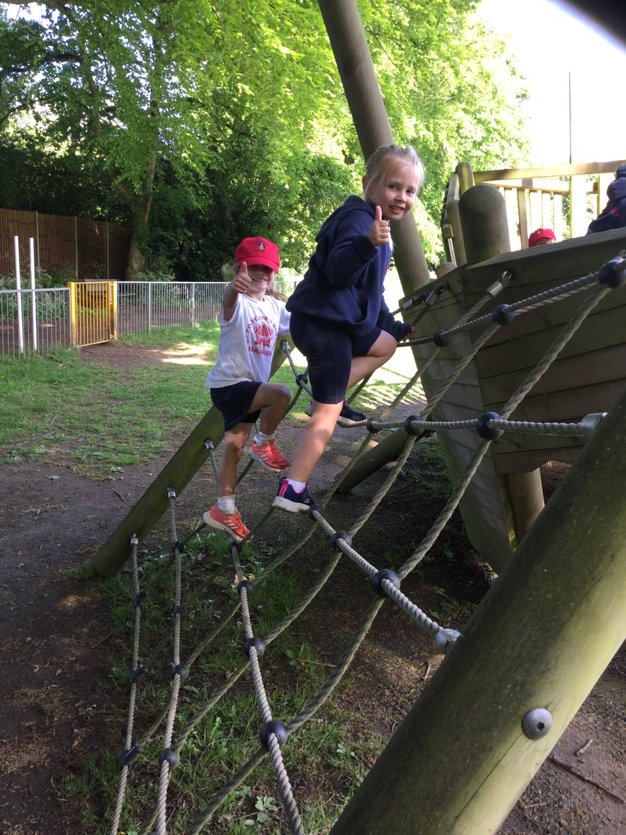 EyfsPolycarps's tweet photo. What a perfect morning! Our #firstschooltrip in the sunshine at the park ☀️😎 #primaryschool #schooltrip #EYFS #happymemories https://t.co/svgKzr2uFq