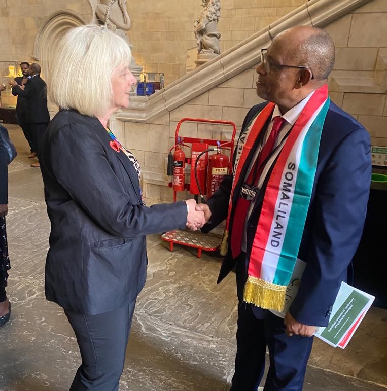 Ruth Jones MP shaking hands with Dr Essa Kayd, Minister of Foriegn Affairs and International Cooperation of the Republic of Somaliland