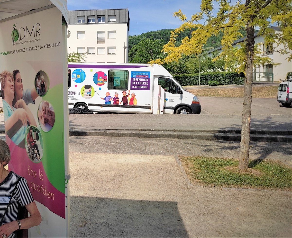 ADMR_54's tweet photo. 📣 L'association locale #ADMR Toulois Nord est présente aujourd'hui au "Show des métiers" à #Toul !

➡️ Au programme : rencontre et échange avec les structures d'aide à domicile, bus de l'autonomie, simulateur de vieillesse, ... https://t.co/3Fen8nTw0u