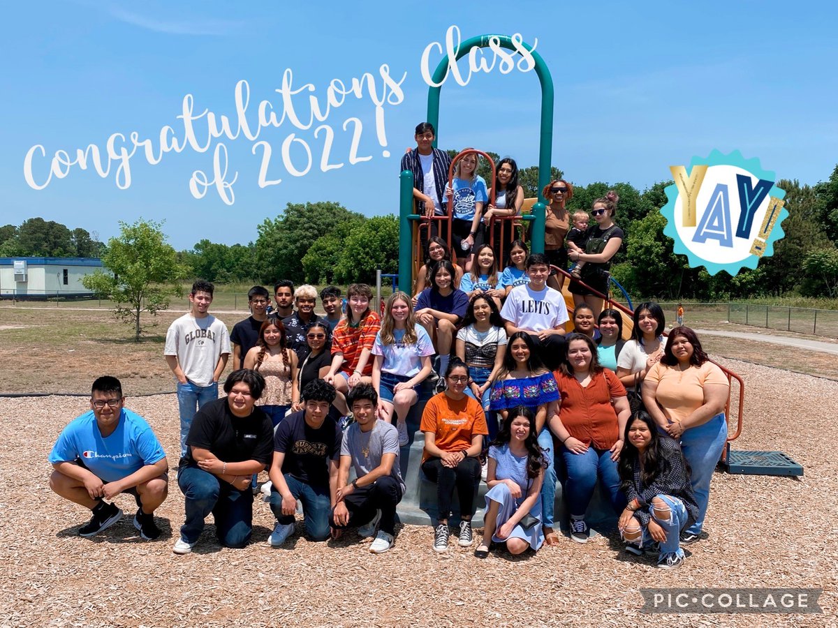SHComets's tweet photo. What a special day visiting with our Seniors - Class of 2022. Congrats! https://t.co/gj2RNGj1d3