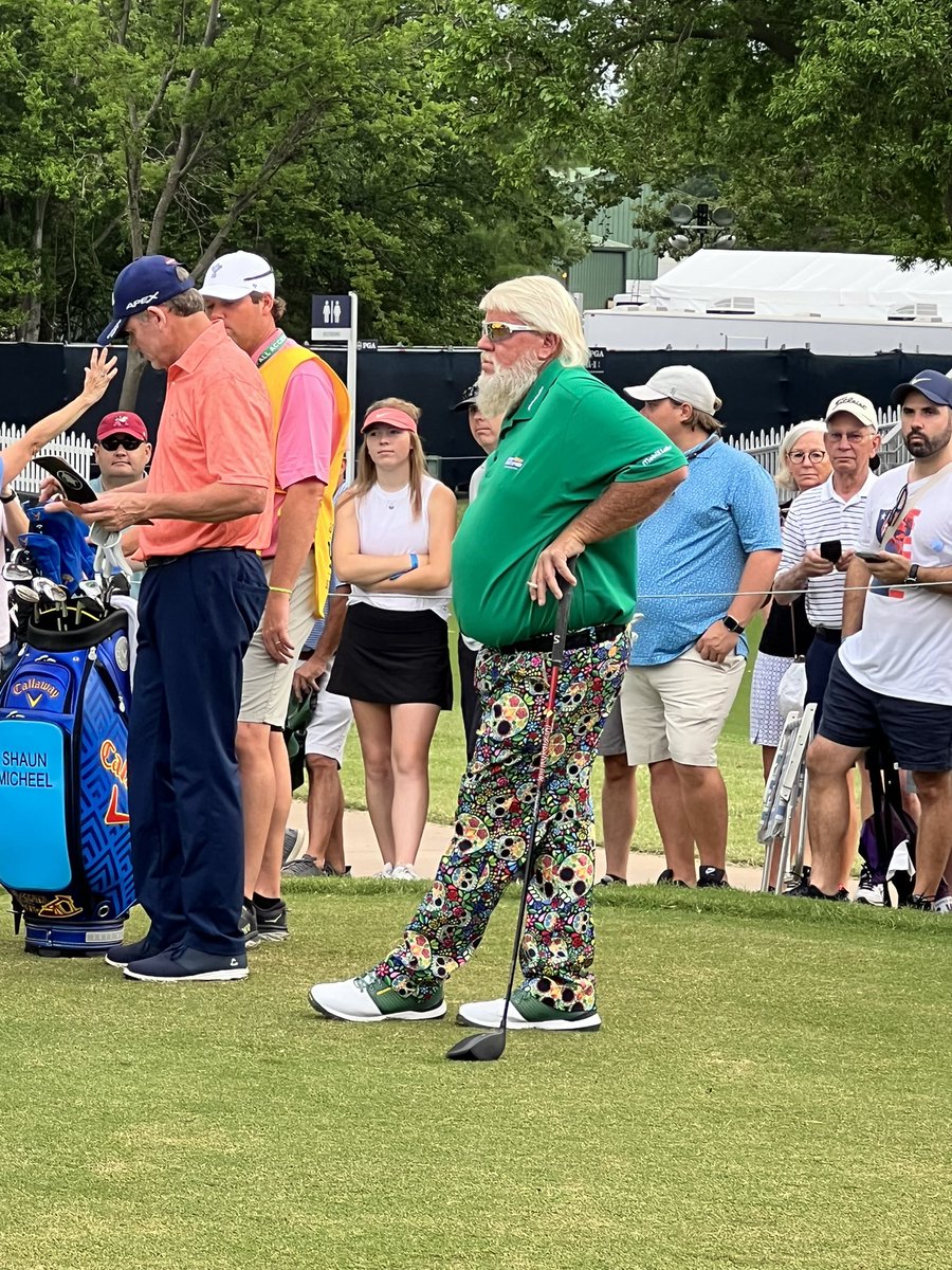 JakeAFarmer's tweet photo. Good Morning!

It’s 7:20am in Tulsa &amp; @PGA_JohnDaly has just lit a cig on the 2nd tee Box! https://t.co/642OwVRJIO