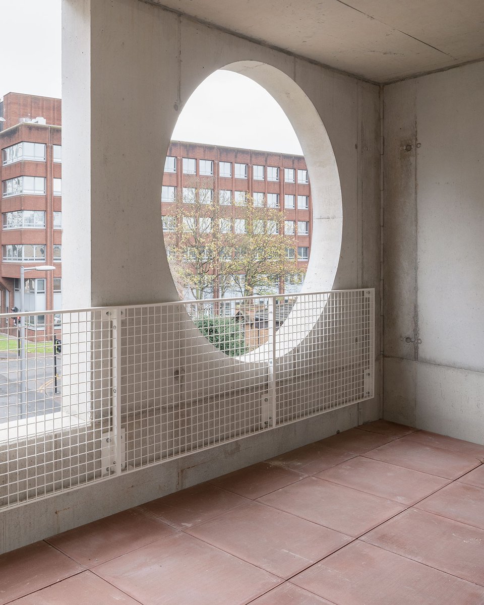 concretecentre's tweet photo. A House for Artists uses concrete as structure, finish and in its thermal, acoustic and fire strategies – and its embodied carbon is 20% less than RIBA’s 2030 target. Read more in #CQSpring https://t.co/k8JiAa4RVM https://t.co/gIVpwZHSZQ