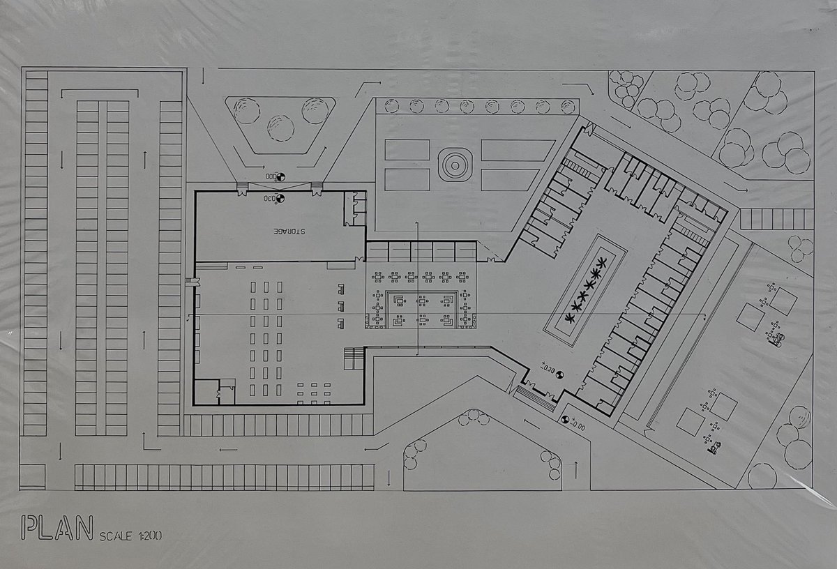 urban_saram's tweet photo. oblique /əˈbliːk/
neither parallel nor at right angles to a specified or implied line; slanting.
#finaljury #design2  #كلية_العمارة_والتخطيط_طالبات #sem432 https://t.co/XhKogNtFTu
