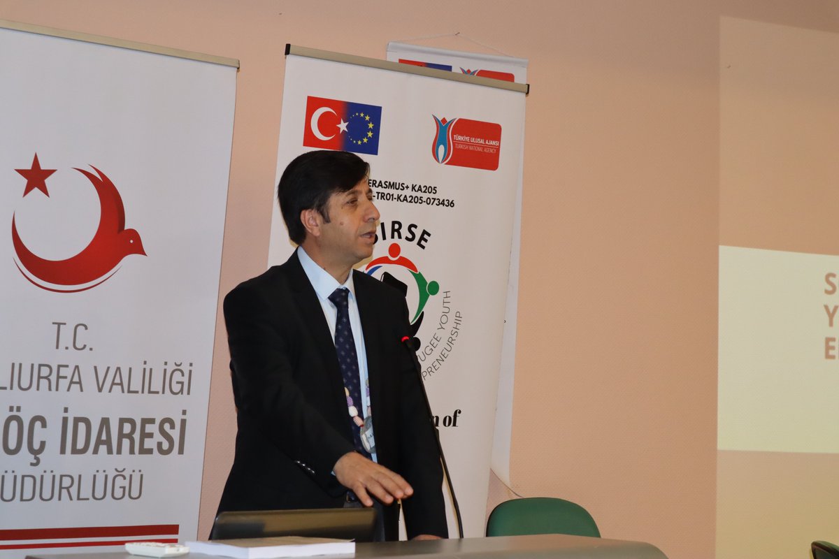 SIRSEProject's tweet photo. Projemizin çoğaltıcı faaliyeti yoğun bir katılımla gerçekleşti. Yurt içi ve yurt dışından katılımcıların ve proje ortaklarının temsilcilerinin katıldığı faaliyette hoş geldiniz konuşmalarını Fen-Edebiyat Fakültesi Dekanı Prof. Dr. Ekrem Bektaş yaptı. https://t.co/F8RUWG3P8w