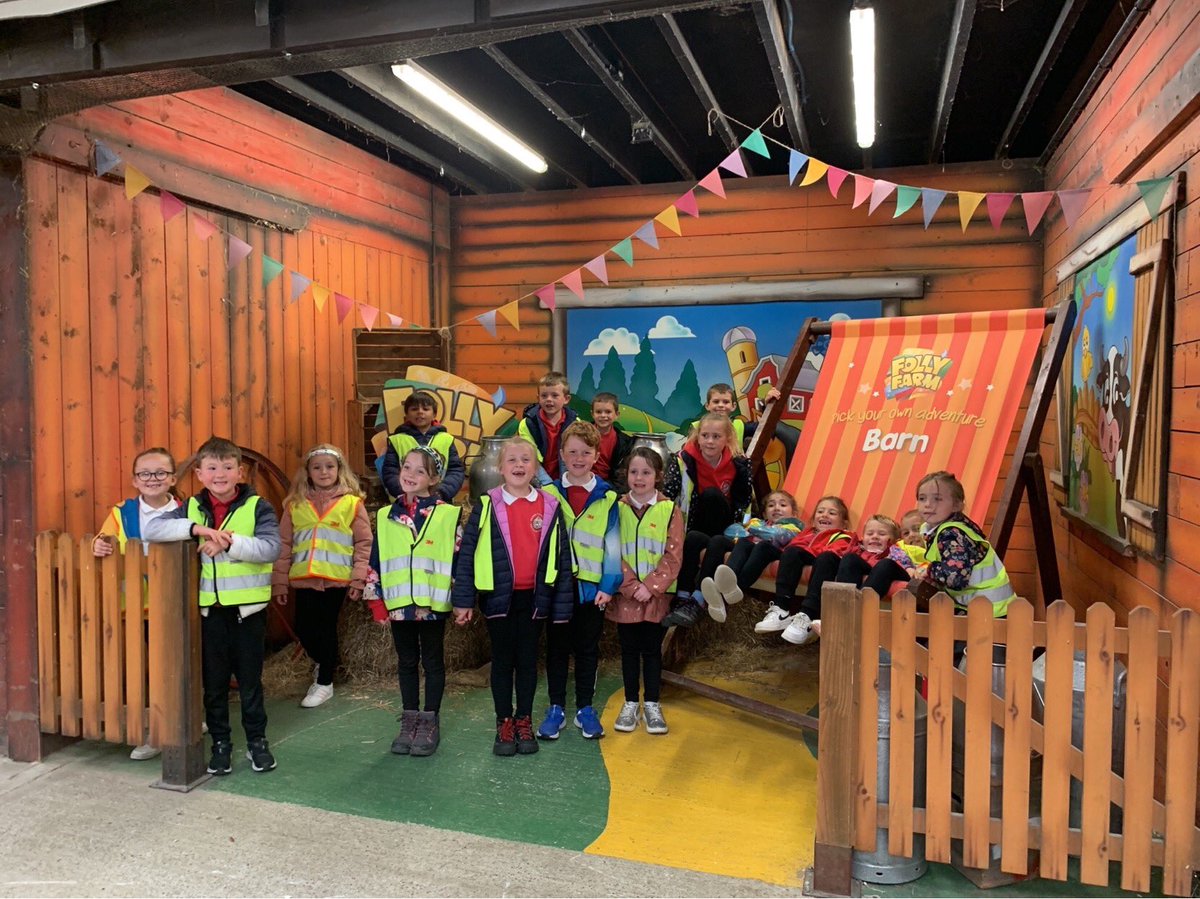 Penclawdd's tweet photo. #PencFP #Pencwhales + #Pencsealions had a FABULOUS day @FollyFarmWales #winterofwellbeing #Pencfun #Pencmemories🙉🐮🦒🐄🦏🦁 https://t.co/91QsTGzrf0