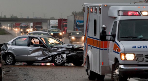 AAASDNews's tweet photo. @NHTSAgov projects that an estimated 42,915 people died in vehicle traffic crashes in 2021, a 10.5% increase from the 38,824 fatalities in 2020. The projection is the highest number of fatalities since 2005.

https://t.co/JrtleoB0sj https://t.co/GSmkAMzsw2