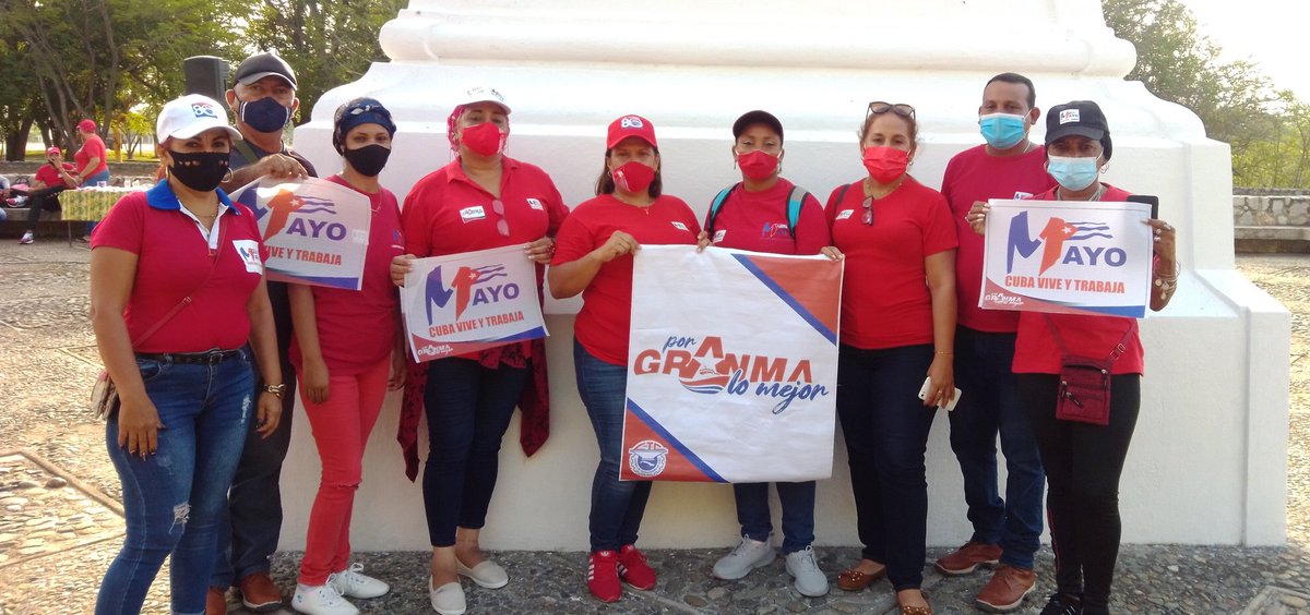 El movimiento sindical de la #ProvinviaGranma     
Rinde tributo al Héroe Nacional de #Cuba #JoseMartiYPerez en el aniversario 127 de su caída en combate el 19 de mayo de 1895 en #DosRios. #MartiVive #CubaViveEnSuHistoria <a href="/DiazCanelB/">Miguel Díaz-Canel Bermúdez</a> <a href="/UlisesGuilarte/">Ulises Guilarte de Nacimiento</a> @CubaCentral <a href="/CapoNapoles/">Yanaisi Capó Nápoles</a>