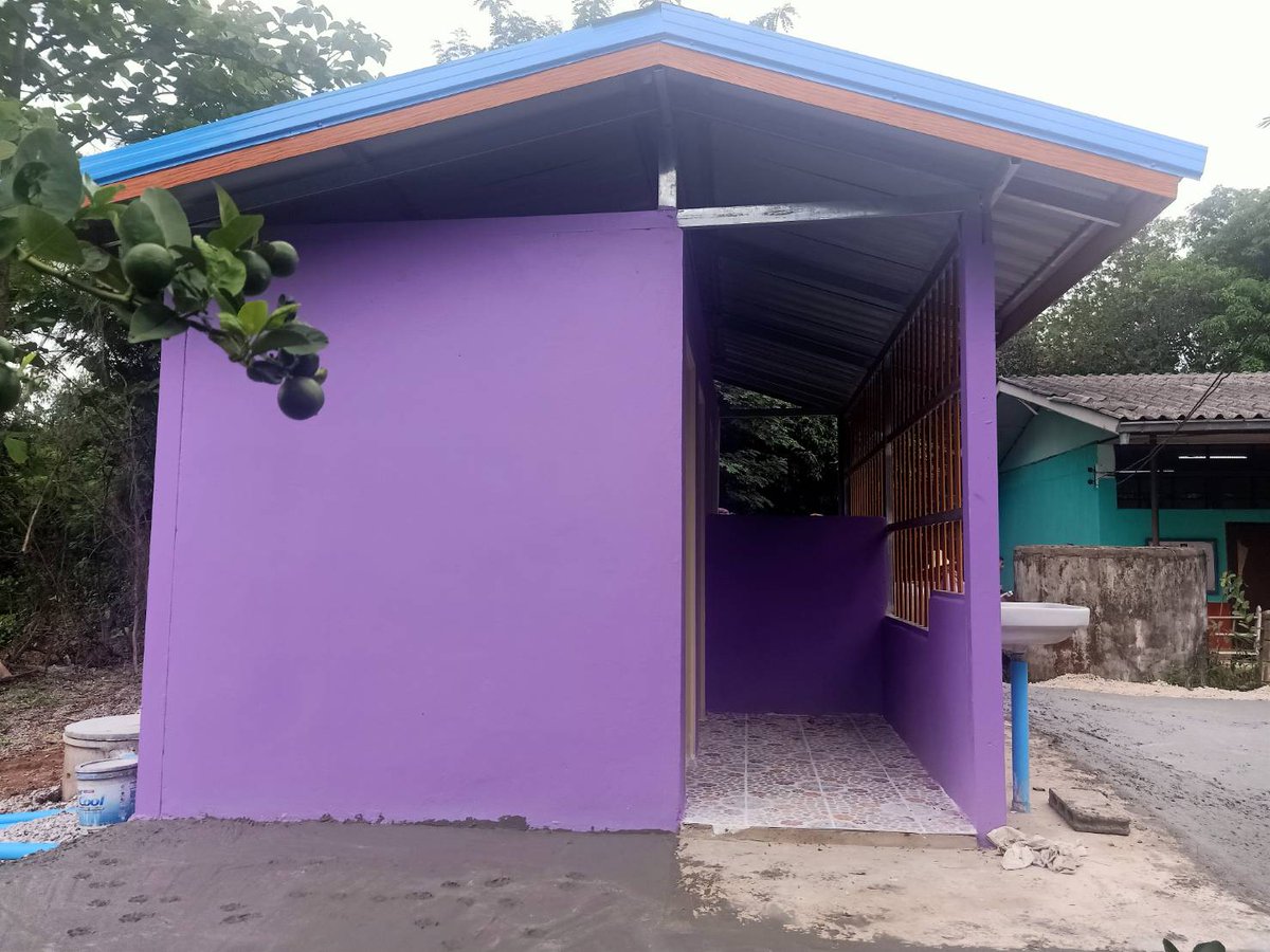 PremSpace_JFC's tweet photo. [ JPN trans ]
学校のトイレ建設が終わりました。残りのお金は学校内の舗装に使われました。

開会式は5月21日に行われます。Prem Space OfficialがPremの代理として参加します。

費用の詳細は後ほどお伝えします 
#prem_space #ManySmilesBehindPrem 

Thanks :
JPN trans @soundofjoyxcix https://t.co/hr1p6LNMrS