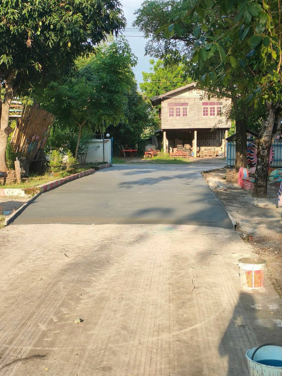 PremSpace_JFC's tweet photo. [ JPN trans ]
学校のトイレ建設が終わりました。残りのお金は学校内の舗装に使われました。

開会式は5月21日に行われます。Prem Space OfficialがPremの代理として参加します。

費用の詳細は後ほどお伝えします 
#prem_space #ManySmilesBehindPrem 

Thanks :
JPN trans @soundofjoyxcix https://t.co/hr1p6LNMrS