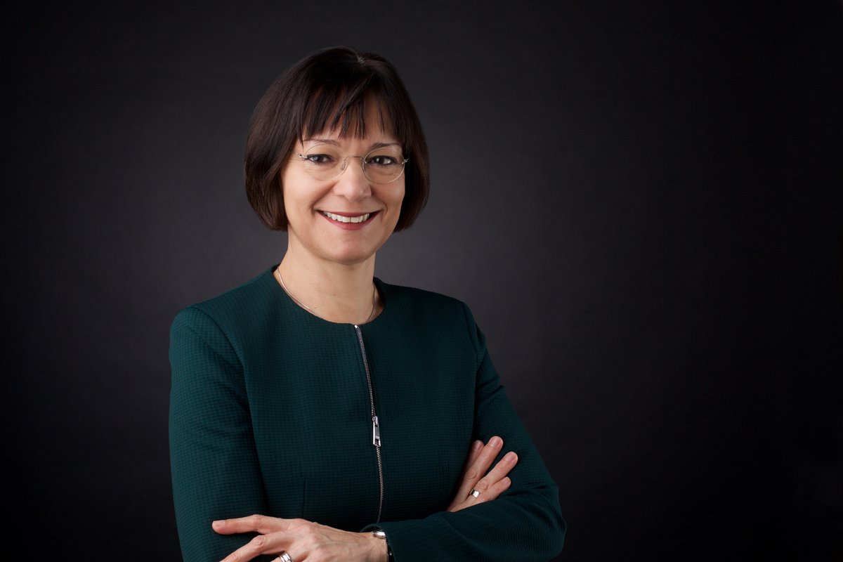 #DiPA sollen keine untergeordnete Rolle im Gesamtkontext einer #Digitalisierungsstrategie spielen; Sie sind essenziell für #Pflegende &amp; die #Selbsthilfe der Betroffenen. @DBfK_Pflege Geschäftsführerin Dr. Bernadette Klapper im #interview bit.ly/3PvD0XO