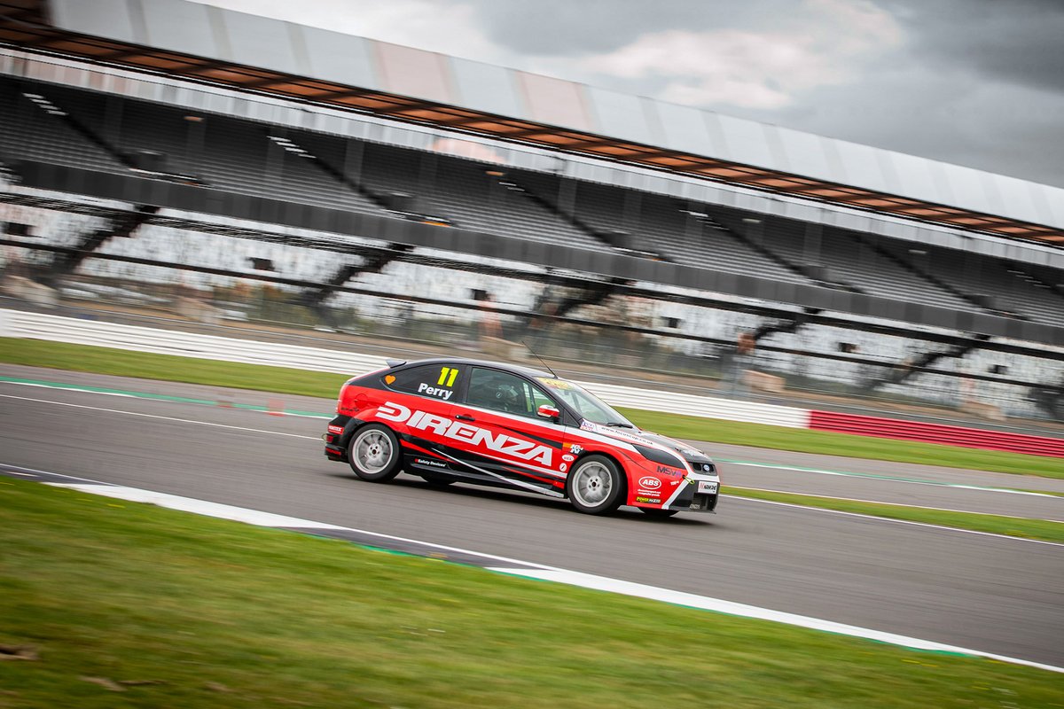 DirenzaUK's tweet photo. The @focuscupracing heads to Cadwell Park this weekend for Round 3 of the Championship. After a strong result last time out, we will be for another big haul of points. 🔴🏁
#direnza #direnzaperformance #focus #fordfocus #focuscup #focusst #motorsport #trackday #modifiedcars https://t.co/mKxLzrrNVX