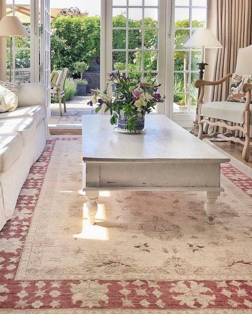 Summer vibes and Sultanabad rugs 🤍❤️ #RealHomes #HandmadeRugs