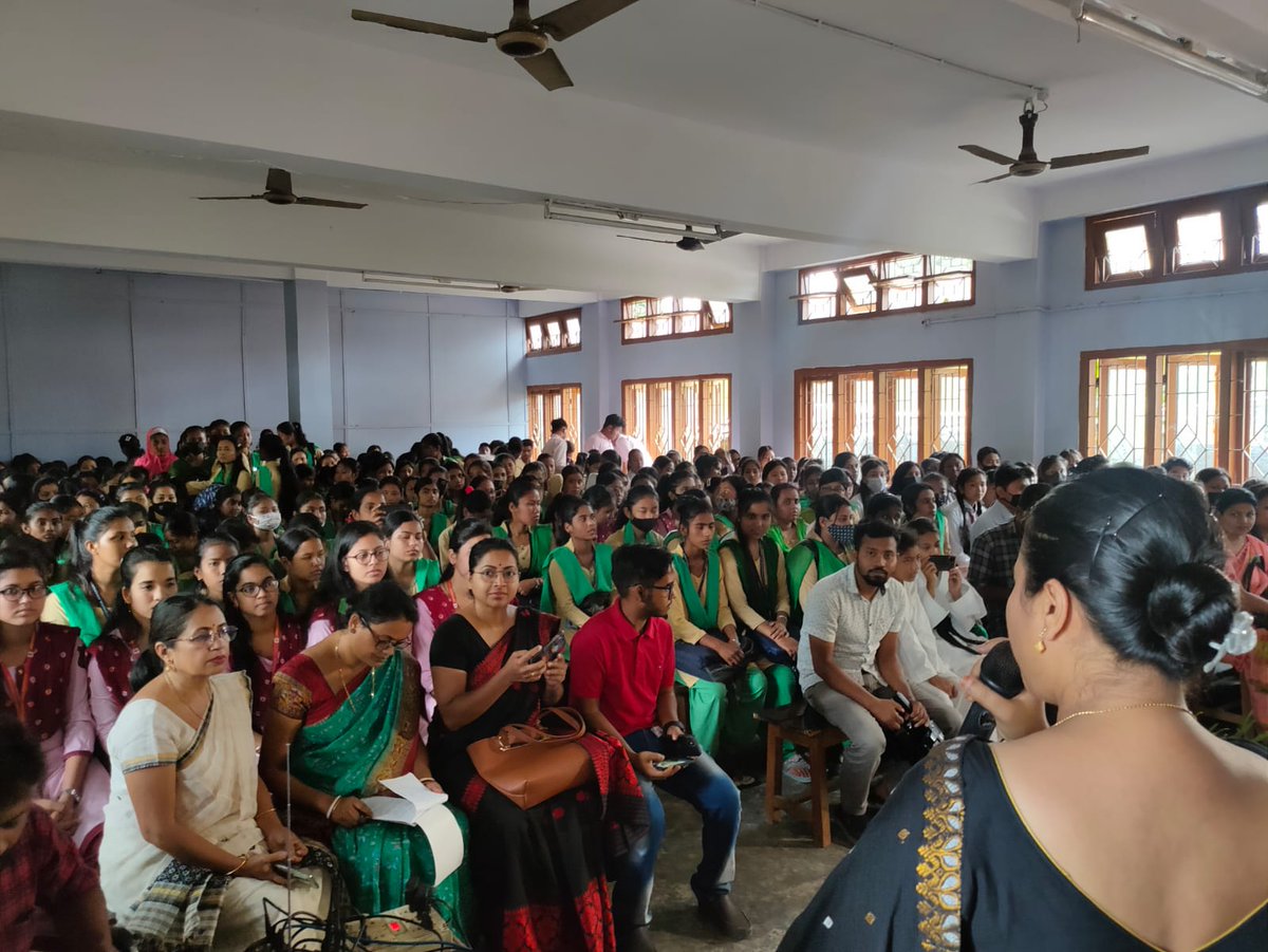 BongaigaonTimes's tweet photo. #Bongaigaon | Glimpses of today's program:
IN CONVERSATION.. @bongaigaonpolic in collaboration with the East Story.
Venue: Birjhora Kanya Mahavidyalaya, Bongaigaon.
#SELF_DEFENCE #DRUG_ABUSE #CHILD_MARRIAGE #RASH_DRIVING #SOCIAL_MEDIA #OPEN_MIC
#BongaigaonTimes #Bongaigaon https://t.co/nxaa7LCNaL