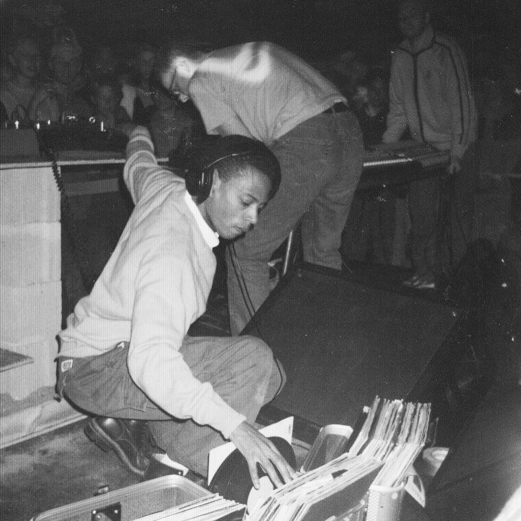 beatport's tweet photo. #tbt | Detroit techno pioneer @DJJeffMills selecting at Sector 616 Michigan in 1998.  🇺🇸 https://t.co/b4158yWBuL