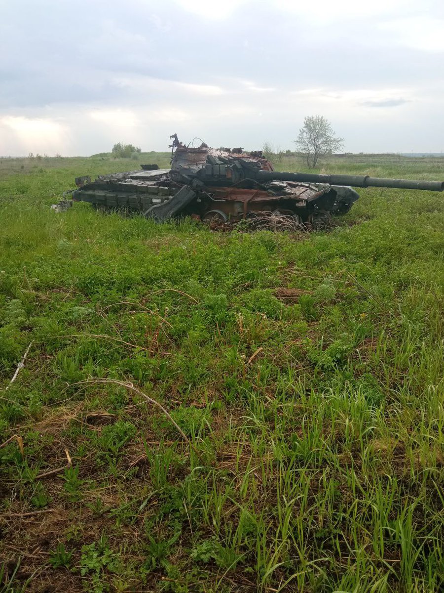 ChatterFax's tweet photo. Our poor guy, one guy died immediately, rest are well.
#Russia #Ukraine️ #UkraineRussiaWar 
#Avdiivka #RussiaUkraineWar https://t.co/GyMerUINjE