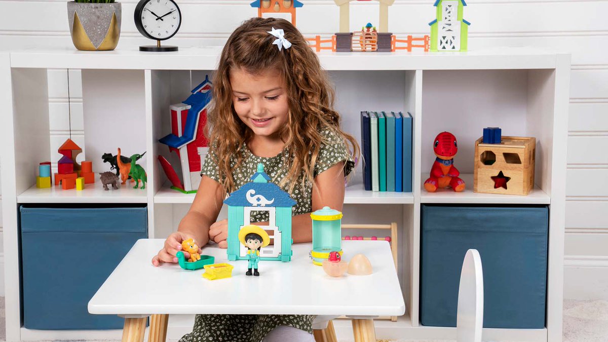 UKMumstv's tweet photo. It's time for #competition No.5! We've got 1 x Dino Ranch Hatchery Adventure Set up for grabs! To enter, RT&amp;FLW &amp; let us know which Dino Ranch character you think your little one will love most! You have 9 mins! #DinoRanch https://t.co/wii0WNzpJG