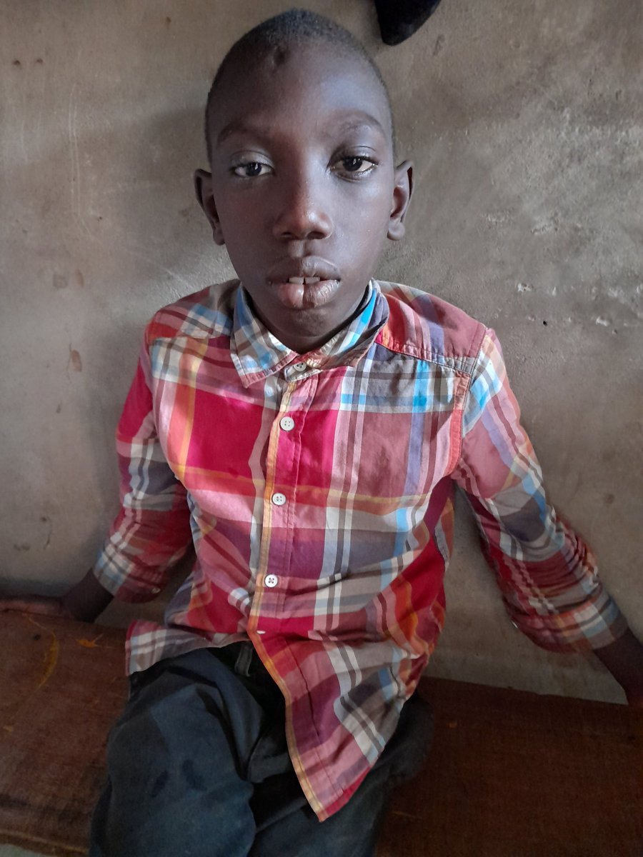 LAWYERTUNDE's tweet photo. This boy was found around Ile-Epo, Oke Odo Local Government Area of Lagos State. Since about 2 days, he has been unable to describe where he lives. Kindly rebroadcast until we get someone that knows him or call me on 08163681991 if you know him or his family. Thank you. https://t.co/PdnujYQNEV