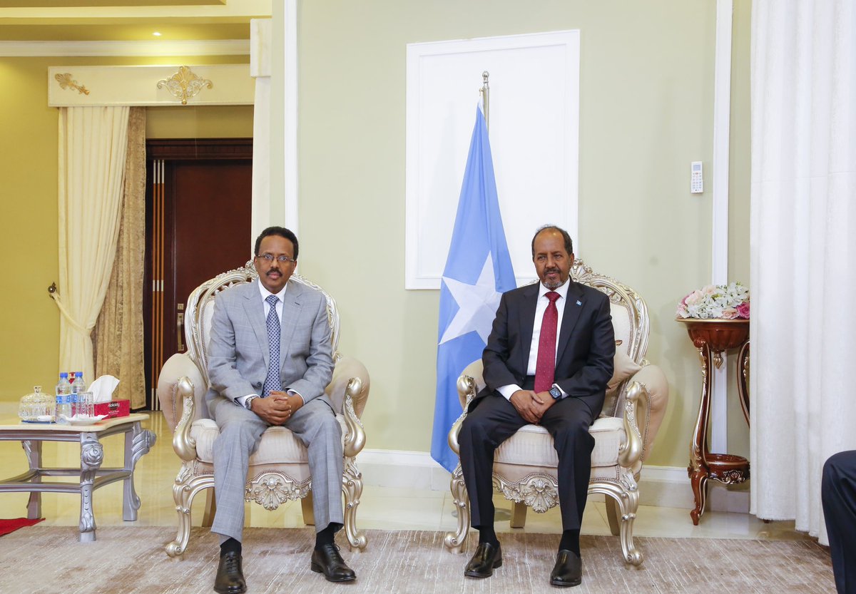 TheVillaSomalia's tweet photo. H.E Pres @M_Farmaajo &amp; H.E Pres @HassanSMohamud have today had a meeting at Villa Somalia. They discussed key strategic areas of security, economic progress, &amp; development as they continue to lay the foundation towards organised transition &amp; successful government service delivery https://t.co/BNw53pJ4Uj