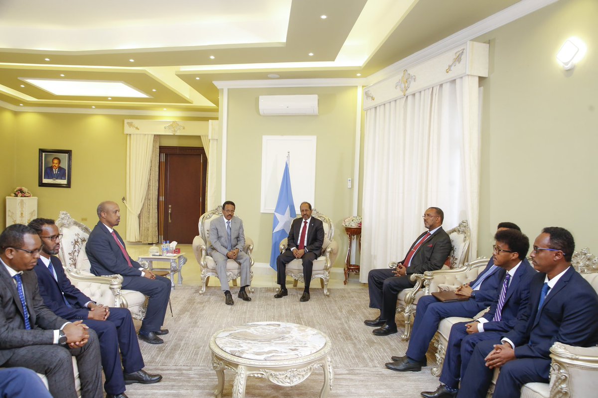 TheVillaSomalia's tweet photo. H.E Pres @M_Farmaajo &amp; H.E Pres @HassanSMohamud have today had a meeting at Villa Somalia. They discussed key strategic areas of security, economic progress, &amp; development as they continue to lay the foundation towards organised transition &amp; successful government service delivery https://t.co/BNw53pJ4Uj
