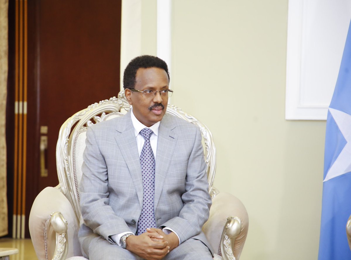 TheVillaSomalia's tweet photo. H.E Pres @M_Farmaajo &amp; H.E Pres @HassanSMohamud have today had a meeting at Villa Somalia. They discussed key strategic areas of security, economic progress, &amp; development as they continue to lay the foundation towards organised transition &amp; successful government service delivery https://t.co/BNw53pJ4Uj