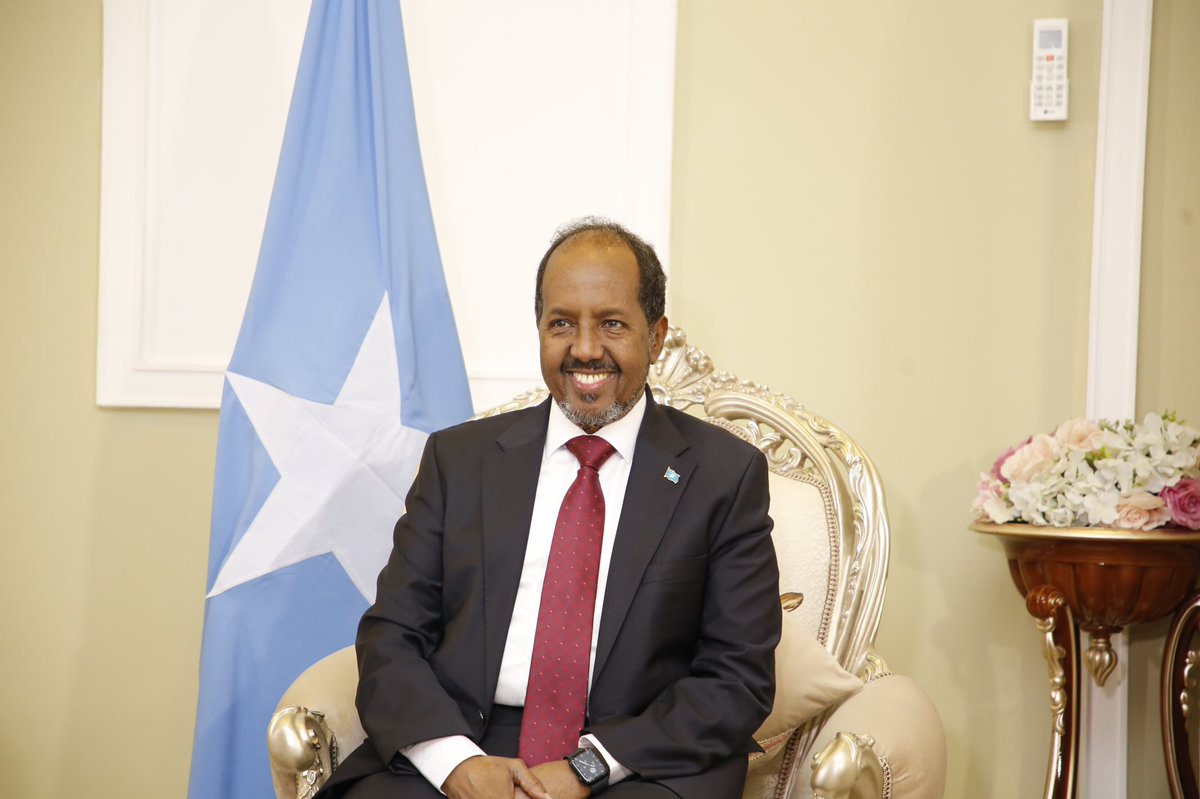 H.E Pres <a href="/M_Farmaajo/">Mohamed Farmaajo</a> &amp; H.E Pres <a href="/HassanSMohamud/">Hassan Sheikh Mohamud</a> have today had a meeting at Villa Somalia. They discussed key strategic areas of security, economic progress, &amp; development as they continue to lay the foundation towards organised transition &amp; successful government service delivery
