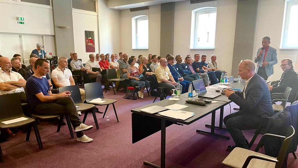 acstrasbourg's tweet photo. 💻🖱L'#enseignementenligne au cœur du séminaire #Moodle ouvert par le recteur @OlivierFaron. Un rdv interacadémique organisé par la @daneStrasbourg et la #DNE pour aborder un enjeu national 🇫🇷 #numériqueéducatif #ENT @education_gouv https://t.co/ucFEadqbna