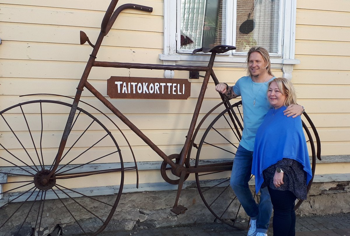 Makumatkan kuvaukset Pohjois-Karjalassa jatkuvat, tänään vuorossa mm. #Taitokortteli #Joensuu'ssa.

#samikurosenmakumatka #pohjoiskarjala #nelonen <a href="/Ruutufi/">Ruutu</a> <a href="/SamiKuronen/">Sami Kuronen</a> #visitkarelia <a href="/pkliitto/">Pohjois-Karjala</a> #matkailu