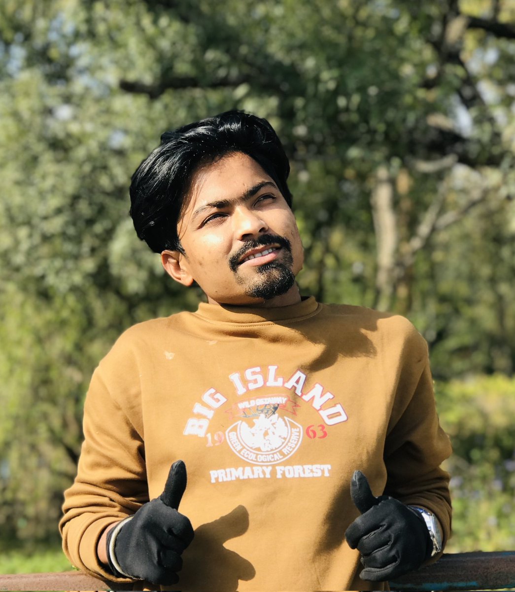 हेरेर पनि आँखा थाकेको छैनन साएद तिमिलाइ हेरेर होला।।।🤔🤔