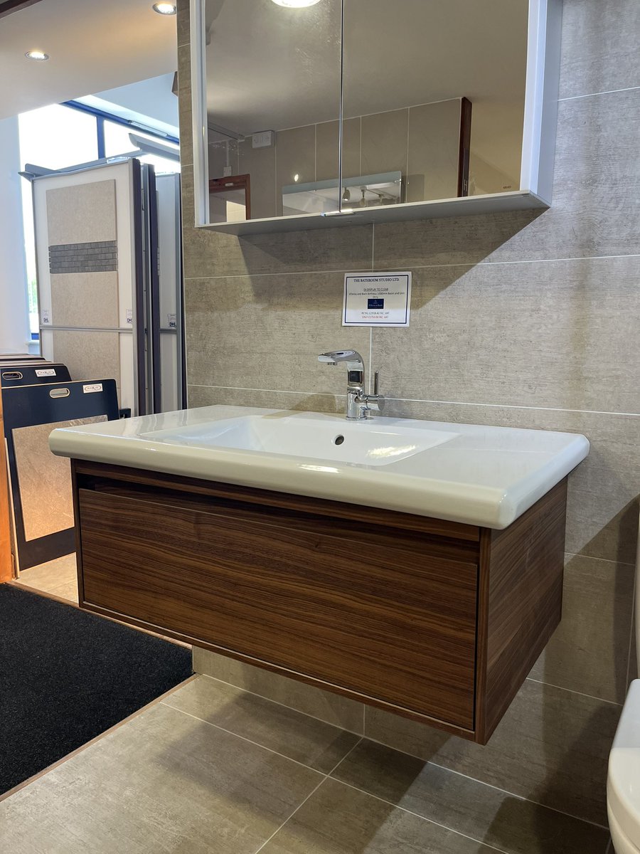 kitchens_future's tweet image. Ex Display Villeroy &amp;amp; Boch Antheus 1000 Basin &amp;amp; Vanity Unit. RRP £2918.40, ONLY £1750.00 INC VAT
